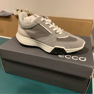 Ecco Men's Gray and White Casual Sneakers